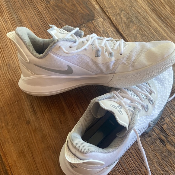 Nike Mamba Fury Basketball Shoe - Picture 5 of 6